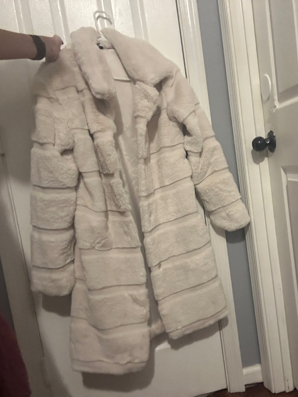 Windsor Plush Faux Fur Long Coat in Cream